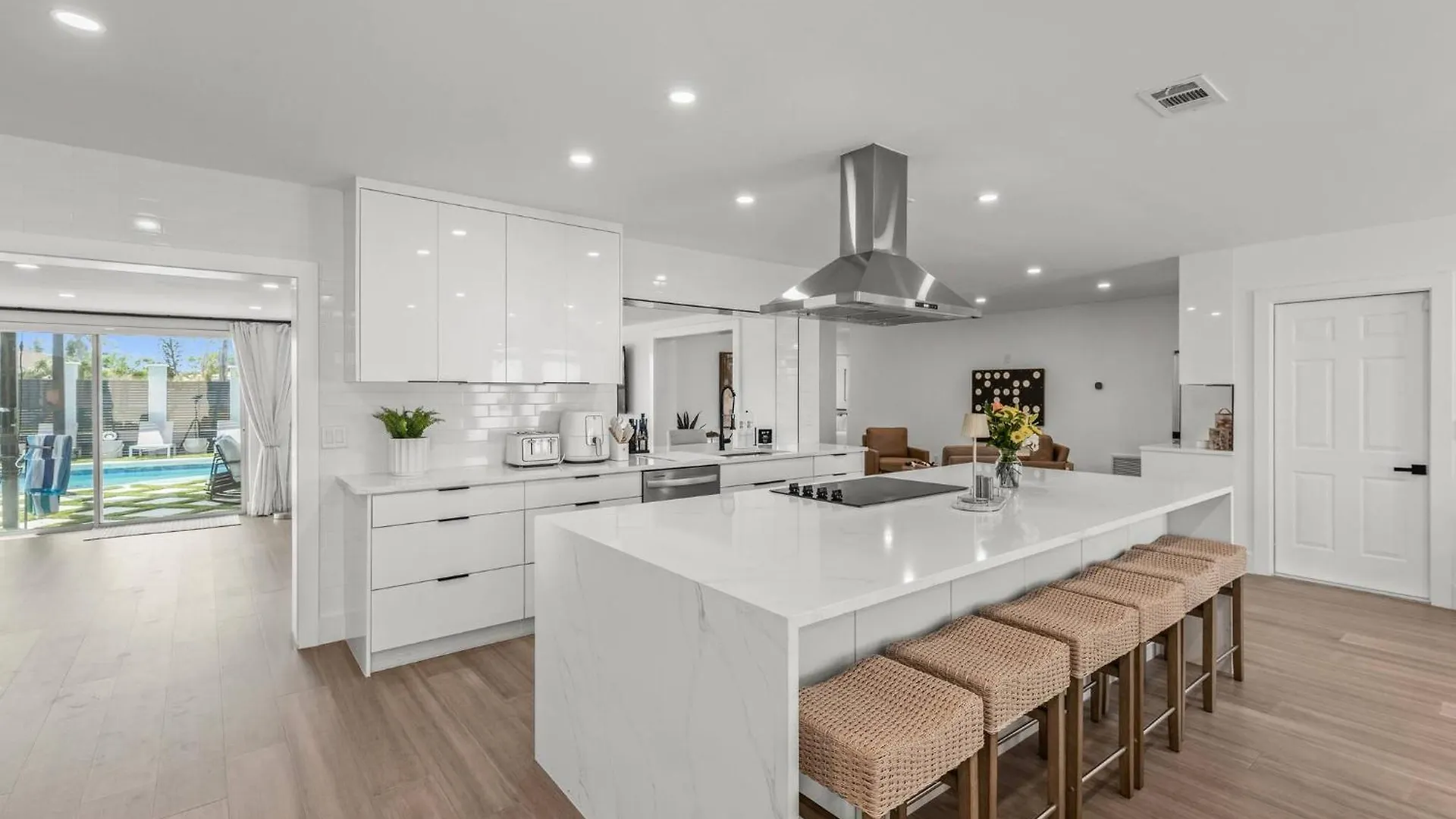 Luxury For 10 | 4Br W/ Pvt Pool/Hot Tub+Bay Access Tampa